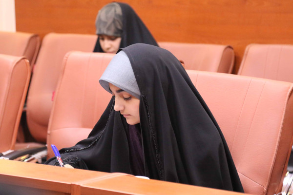 نشست هم اندیشی مدیرکل تبلیغات اسلامی استان ایلام با دانش آموزان عضو انجمن‌های اسلامی مدارس شهرستان ایلام
