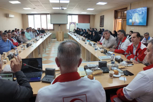 نشست «باید برخاست» در مرکز جمعیت هلال احمر اردبیل