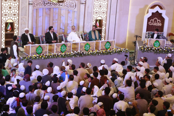 جمع قرآنی محفل در کنار امت احمد