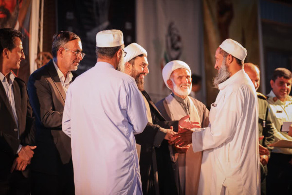 شیعه و سنی، یک صف، یک دل، زیر پرچم امت احمد