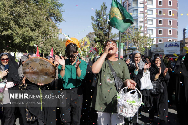 آیین استقبال ورود کاروان نمادین حضرت معصومه (س) به قم
