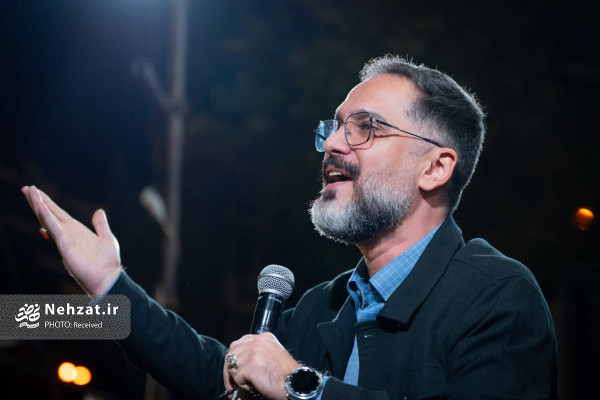 «محفل ستاره‌ها» در میدان انقلاب برپا شد
