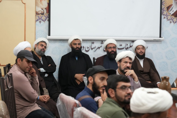 جلسه هم اندیشی حجت الاسلام دکتر میرمـحمدیان مدیرعامل محترم بنیاد هدایت با روحانیون مساجد طرح محراب شهرستان دورود