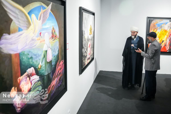 بازدید حجت‌الاسلام قمی از آثار نمایشگاه «مدرسه میناب»