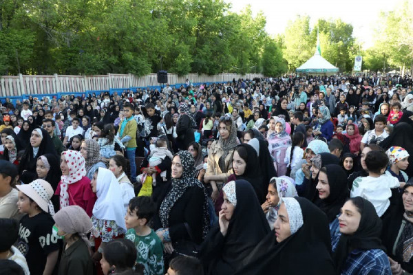 جشن خانوادگی دهه کرامت در شهرکرد