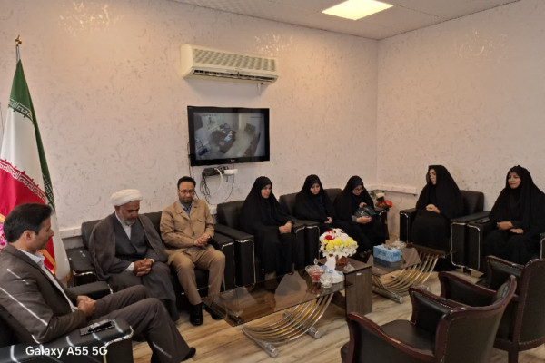 دیدار شورای مداحان و هیئات مذهبی بانوان بدره، با امام جمعه و فرماندار