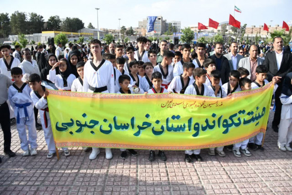 برگزاری محفل قرآنی خادم الرضا (ع) یادبود شهدای خدمت
