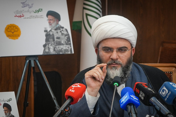 آئین رونمایی از کتاب «الگوی سیاست‌ورزی شهید»