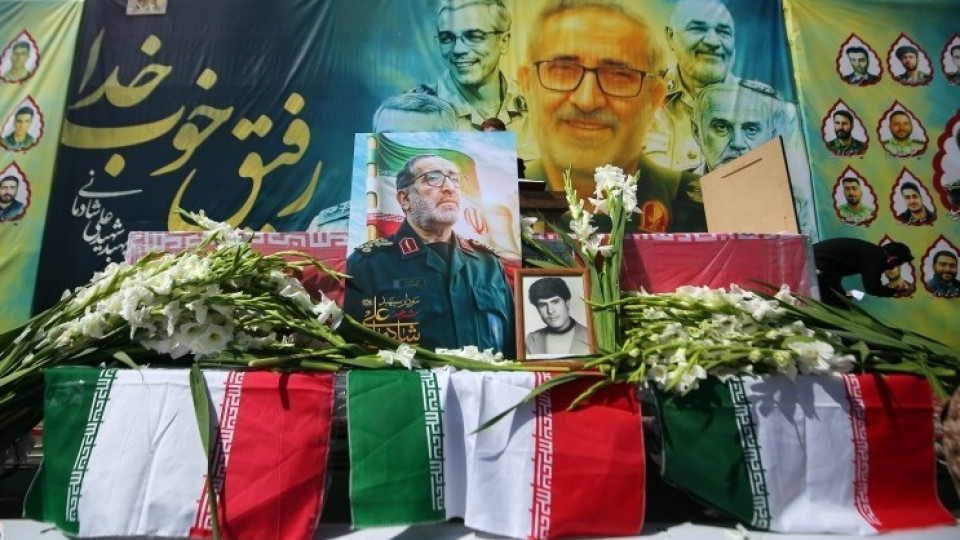 مراسم وداع با سپهبد شهید علی شادمانی در میدان امام خمینی (ره) همدان