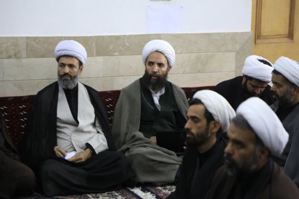 نشست تبیینی جمعی از مبلغین محرم