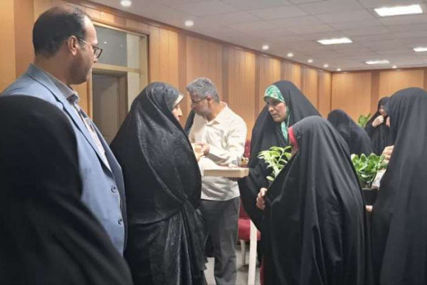 تجلیل از ۲۰۰ معلم و استاد قرآنی در نشست صمیمی بیرجند