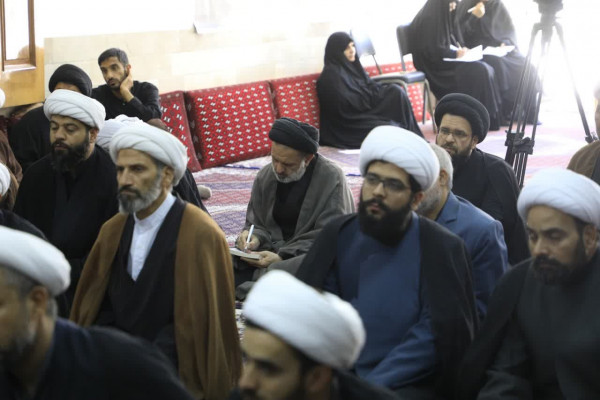 نشست تبیینی جمعی از مبلغین محرم