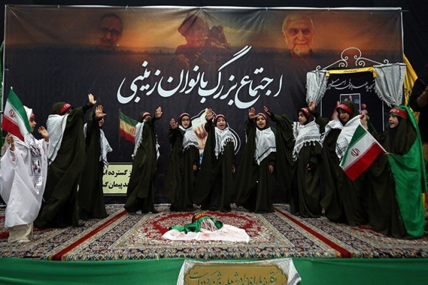 اجتماع بزرگ بانوان زینبی امروز در دیار الوند برگزار شد