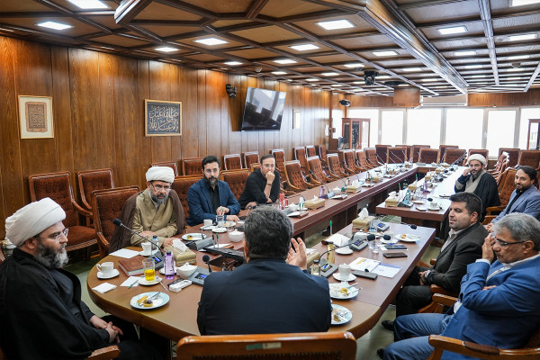 ۳ مرداد | دیدار رئیس سازمان تأمین اجتماعی با حجت‌الاسلام قمی