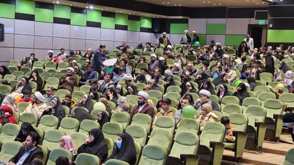 جشن خانوادگی میلاد حضرت زهرا(س) برگزار شد
