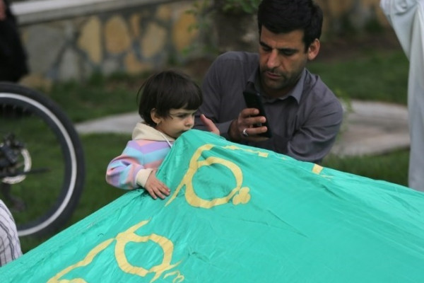 مراسم اهتزاز پرچم رضوی بر فراز همدان