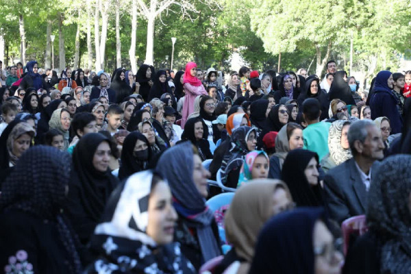 جشن خانوادگی دهه کرامت در شهرکرد