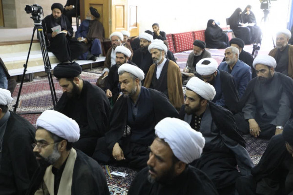 نشست تبیینی جمعی از مبلغین محرم