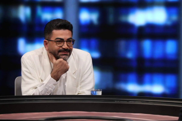 در ایام جنگ اجازه حضور در صداوسیما به من داده نشد