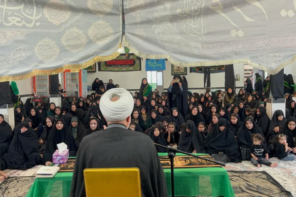 پیوند روزانه با اهل‌بیت (ع) انسان را به محبوبیت نزد خدا و بندگان می‌رساند