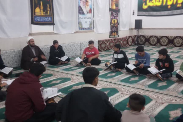 برگزاری محفل قرآنی در روستای چنگوله به مناسبت میلاد امام علی(ع)