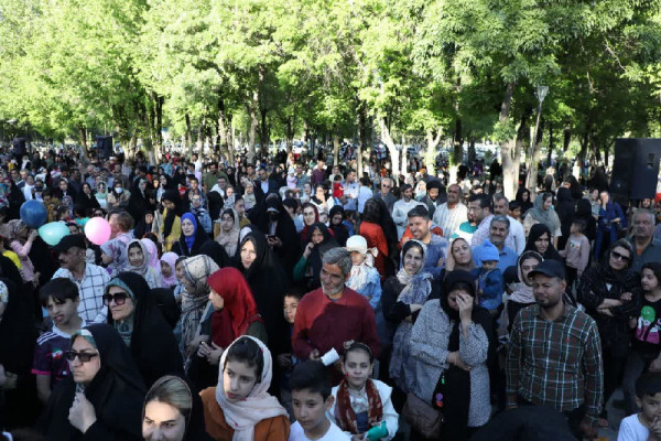 جشن خانوادگی دهه کرامت در شهرکرد
