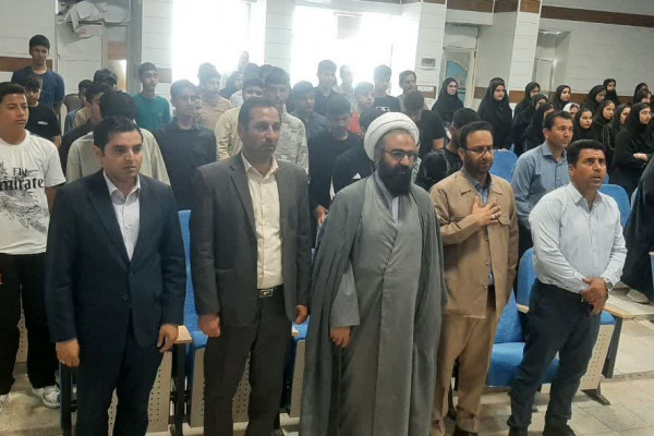 تجلیل از دانش آموزان فعال نهضت زندگی با آیه ها در شهرستان بدره