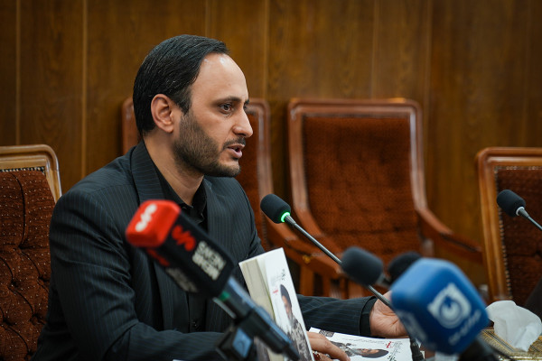 آئین رونمایی از کتاب «الگوی سیاست‌ورزی شهید»