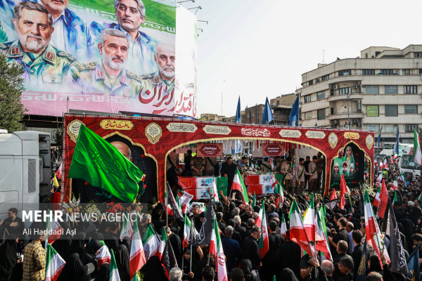 تشییع پیکر ۶۰ شهید اقتدار در تهران