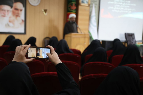 نشست مشترک مجمع بانوان فعال فرهنگی با محوریت هم افزایی در اجرای طرح همت (هسته های مردمی مبارزه ترکیبی)