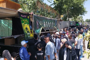 پخت و توزیع ۷۲ دیگ نذری در سنندج به یاد شهدای کربلا