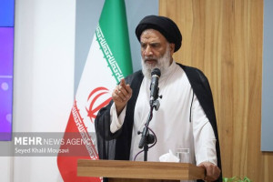 قوه قضاییه با تروریست‌های مسلح و مفسدان اقتصادی قاطعانه برخورد کند